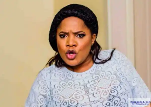 Romantic! Toyin Aimakhu Caught Kissing Top Nigerian Comedian In Public (Photo)